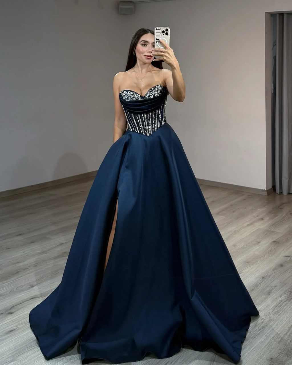Satin Sweetheart Sleeveless Long Pleated A-Line Prom Dress With Rhinstone And Split YK0584